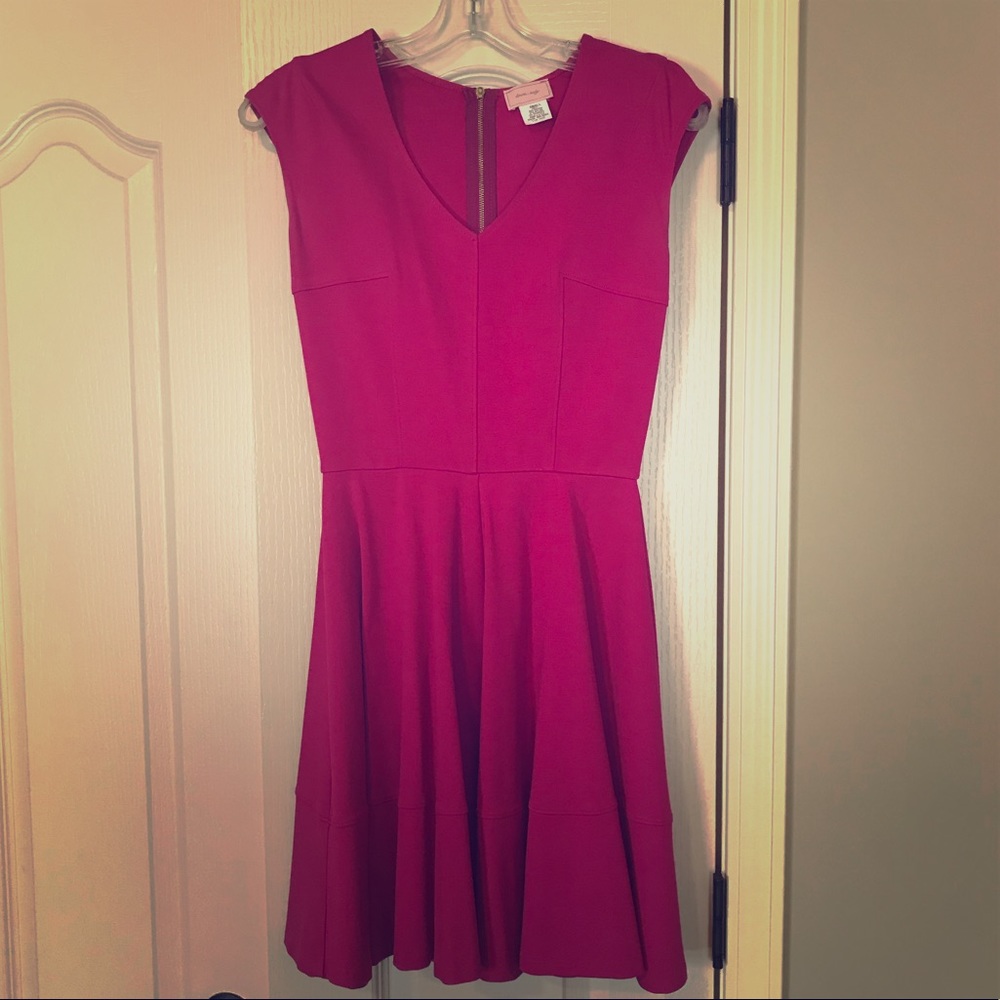 Pink short sleeve dress size small fits 4/6
